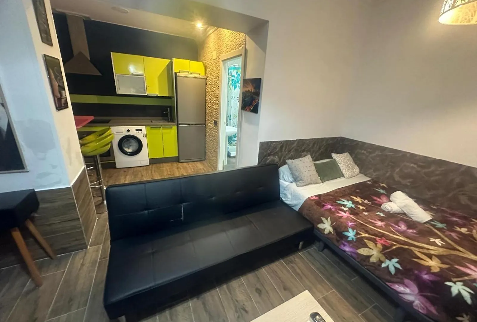 Fantastic Estudio Cerca Del Carrefour Rosaleda Málaga Apartamento