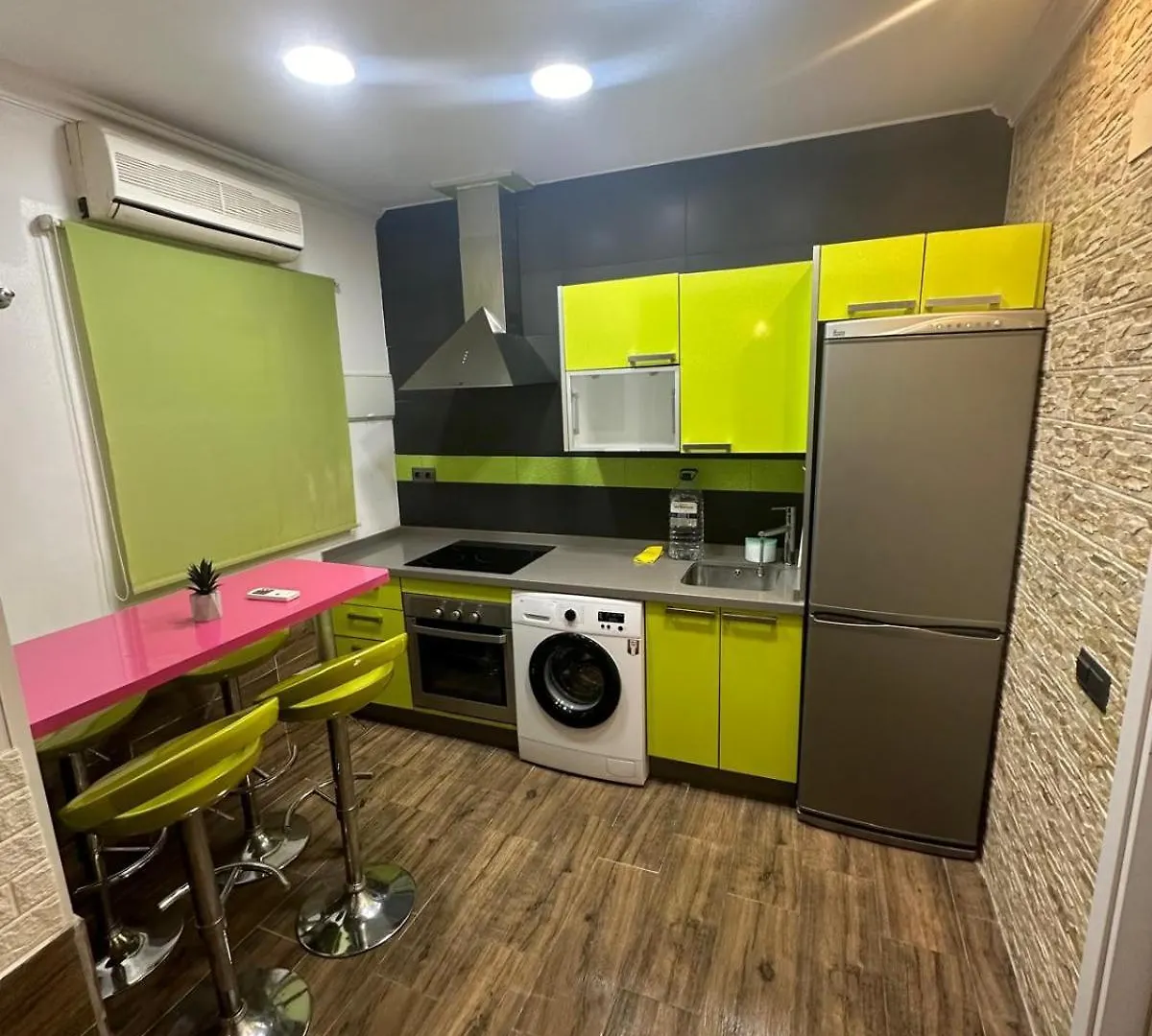 Fantastic Estudio Cerca Del Carrefour Rosaleda Malaga
